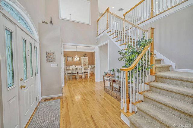 4 Holly Lane, Nissequogue, NY 11780