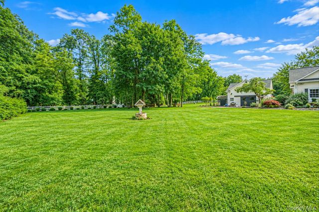 4 Holly Lane, Nissequogue, NY 11780