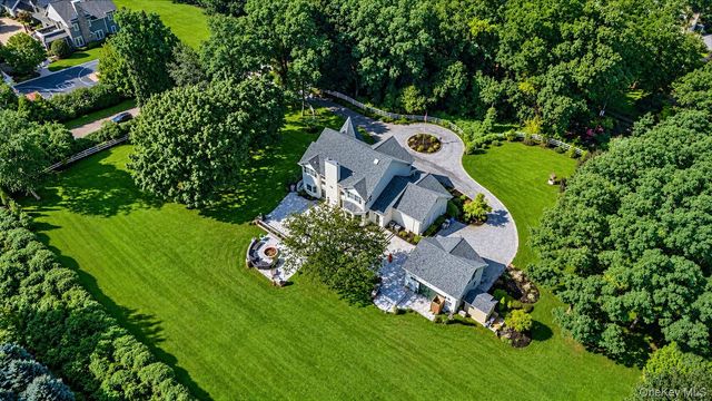 4 Holly Lane, Nissequogue, NY 11780