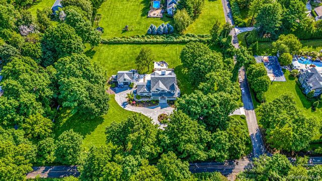 4 Holly Lane, Nissequogue, NY 11780