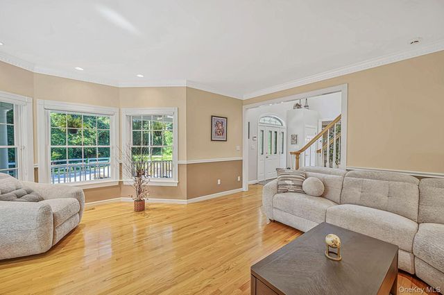 4 Holly Lane, Nissequogue, NY 11780