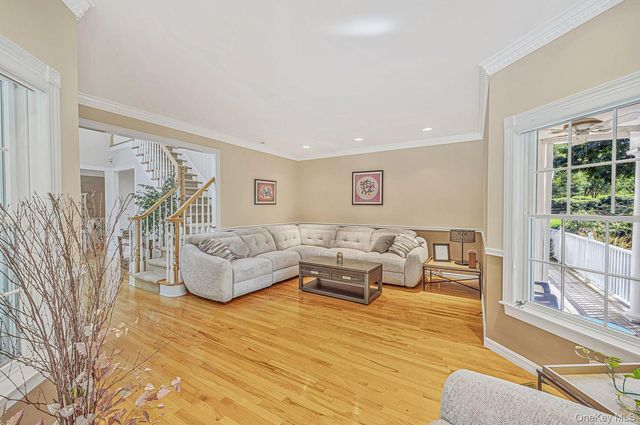 4 Holly Lane, Nissequogue, NY 11780