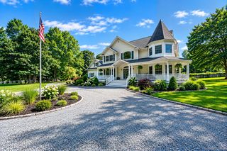 4 Holly Lane, Nissequogue, NY 11780
