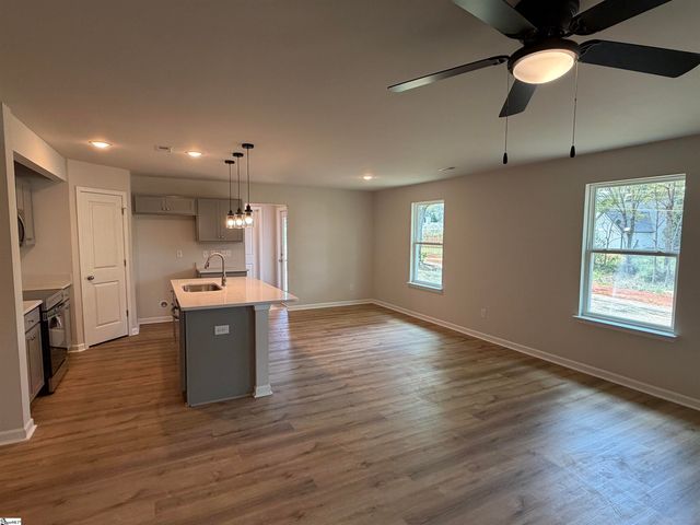 31 Campbell Street, Duncan, SC 29334