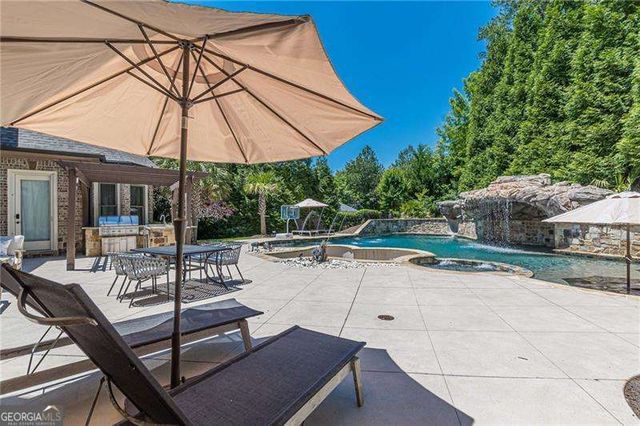 730 Glenairy Drive, Sandy Springs, GA 30328