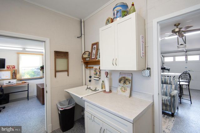 9 HATSAWAP RD, Cambridge, MD 21613