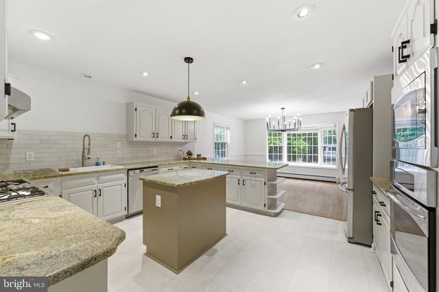 6040 SOUTHGATE FARM RD, Indian Head, MD 20640