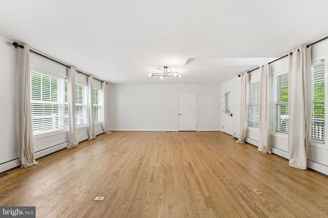 6040 SOUTHGATE FARM RD, Indian Head, MD 20640