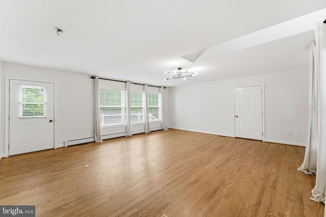 6040 SOUTHGATE FARM RD, Indian Head, MD 20640