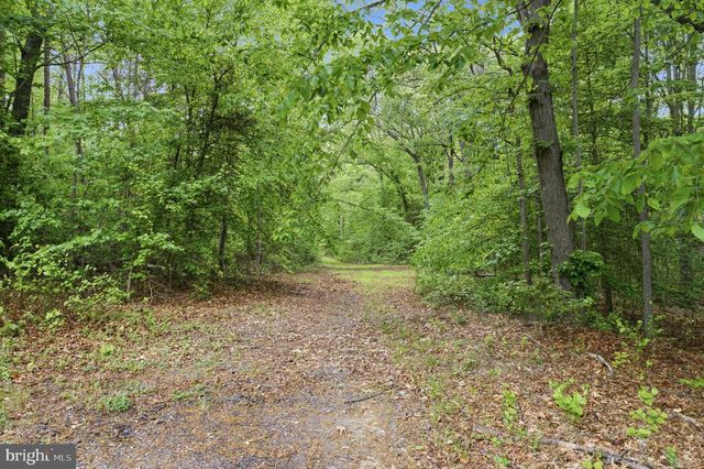 6040 SOUTHGATE FARM RD, Indian Head, MD 20640