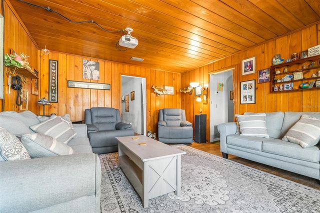 628 E LAUREL AVENUE, Eagle Lake, FL 33839