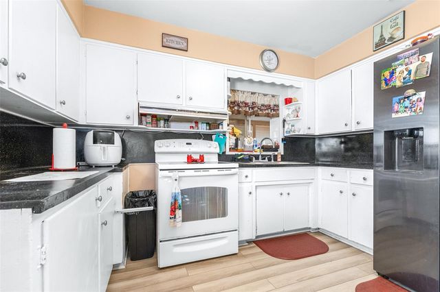 628 E LAUREL AVENUE, Eagle Lake, FL 33839