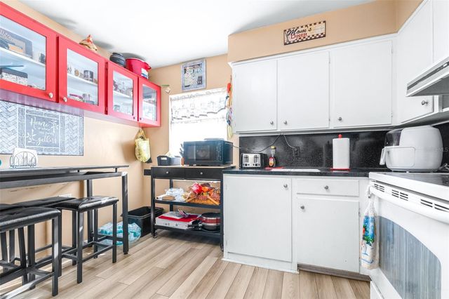 628 E LAUREL AVENUE, Eagle Lake, FL 33839