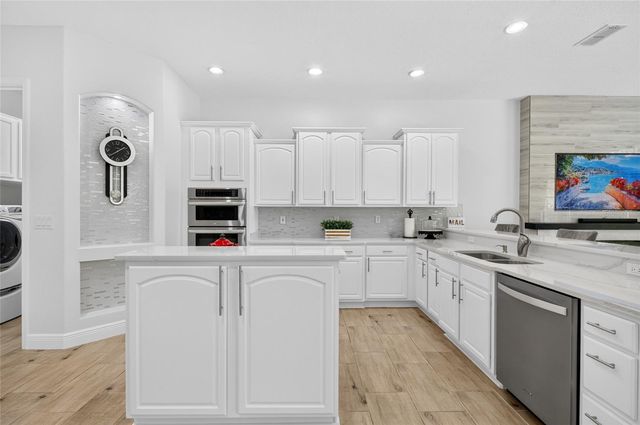 16431 BRISTOL LAKE CIRCLE, Orlando, FL 32828