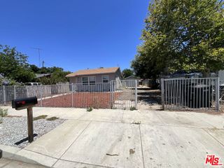 214 S Ramona Street, Hemet, CA 92543