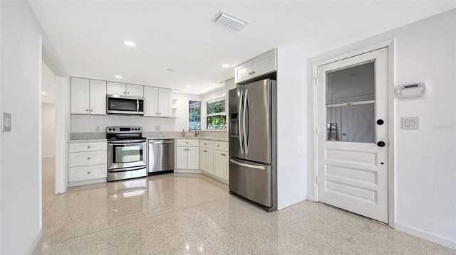 6711 S LOCKWOOD RIDGE ROAD, Sarasota, FL 34231