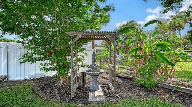 6711 S LOCKWOOD RIDGE ROAD, Sarasota, FL 34231