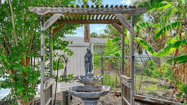 6711 S LOCKWOOD RIDGE ROAD, Sarasota, FL 34231