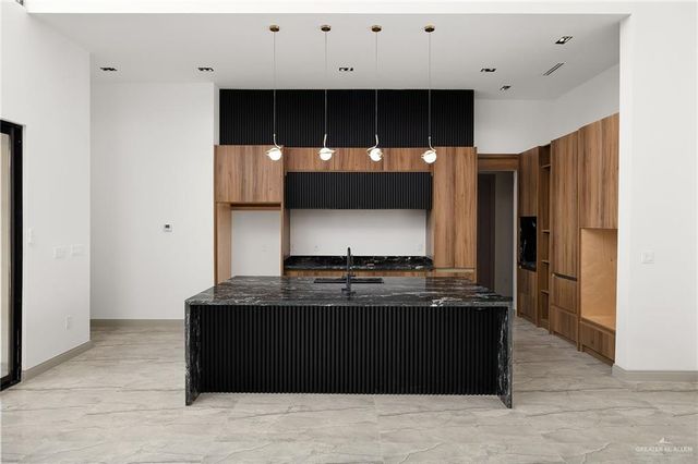 1402 Tierra Encantada, Weslaco, TX 78596