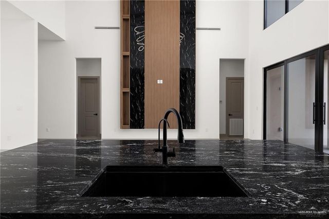 1402 Tierra Encantada, Weslaco, TX 78596