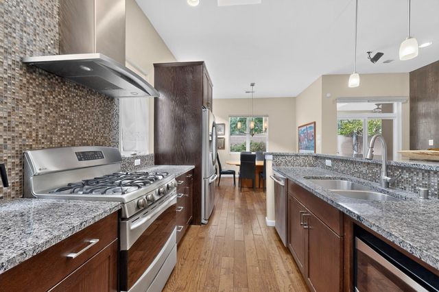636 Rio Azul Lane NW, Albuquerque, NM 87104