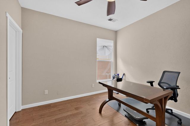 636 Rio Azul Lane NW, Albuquerque, NM 87104