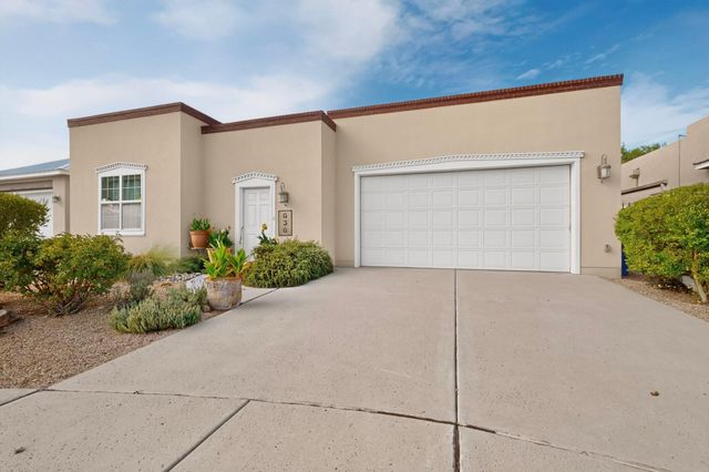 636 Rio Azul Lane NW, Albuquerque, NM 87104