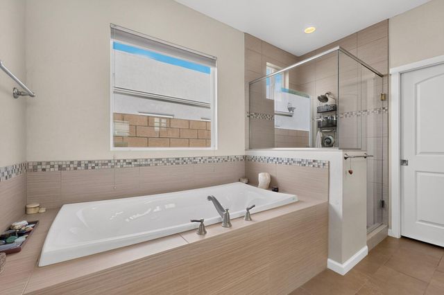 636 Rio Azul Lane NW, Albuquerque, NM 87104