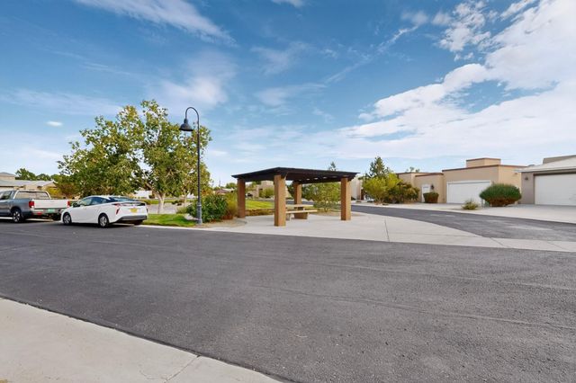 636 Rio Azul Lane NW, Albuquerque, NM 87104