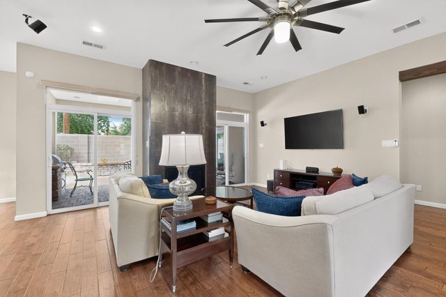 636 Rio Azul Lane NW, Albuquerque, NM 87104