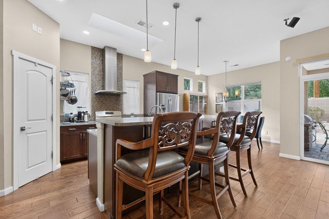 636 Rio Azul Lane NW, Albuquerque, NM 87104