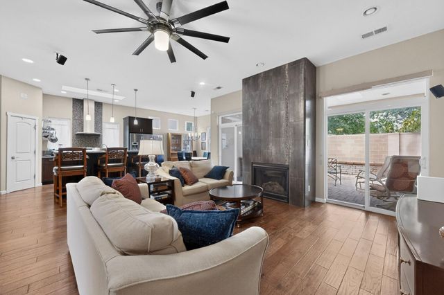 636 Rio Azul Lane NW, Albuquerque, NM 87104