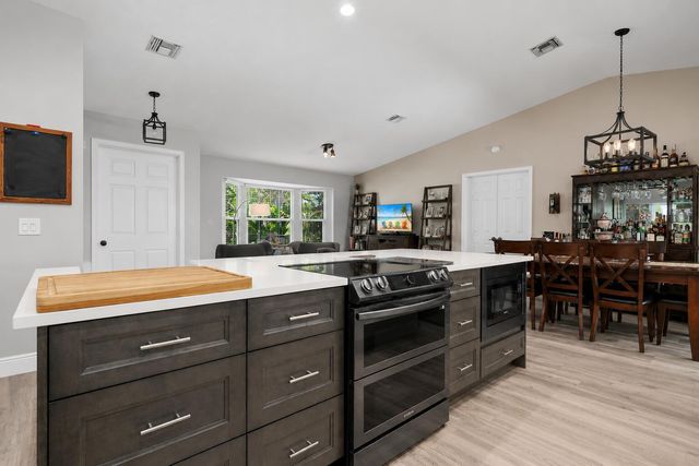1570 Farmington Avenue, Wellington, FL 33414