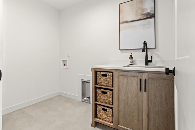 4725 11th Street W, West Fargo, ND 58078