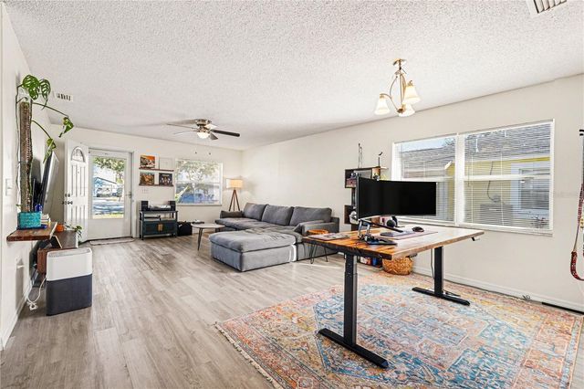 4440 W PINTOR PLACE, Tampa, FL 33616