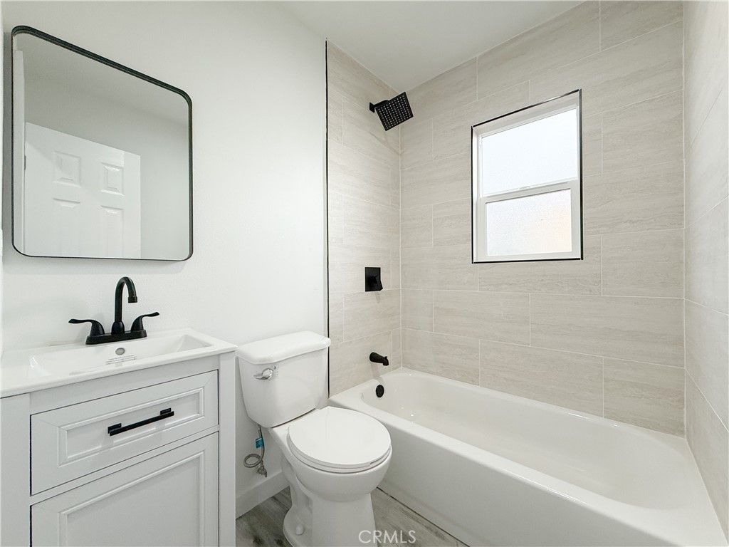 Image 15 of property listing at 2222 E 124th Street, Compton, CA 90222