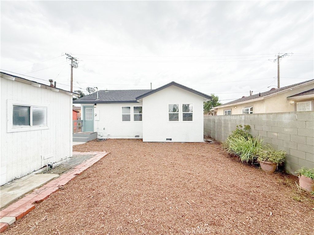 Image 18 of property listing at 2222 E 124th Street, Compton, CA 90222