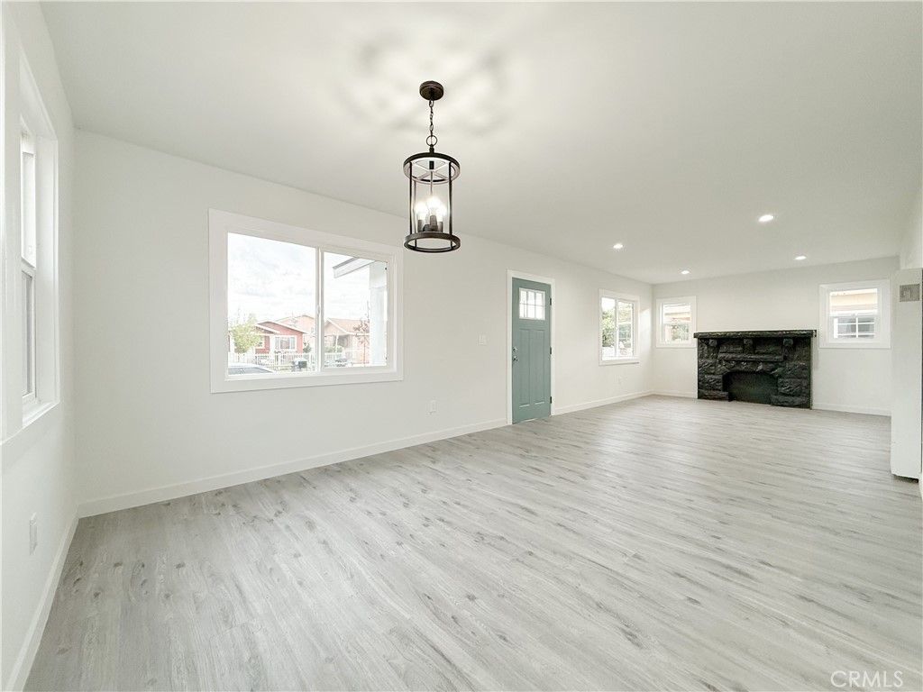 Image 4 of property listing at 2222 E 124th Street, Compton, CA 90222