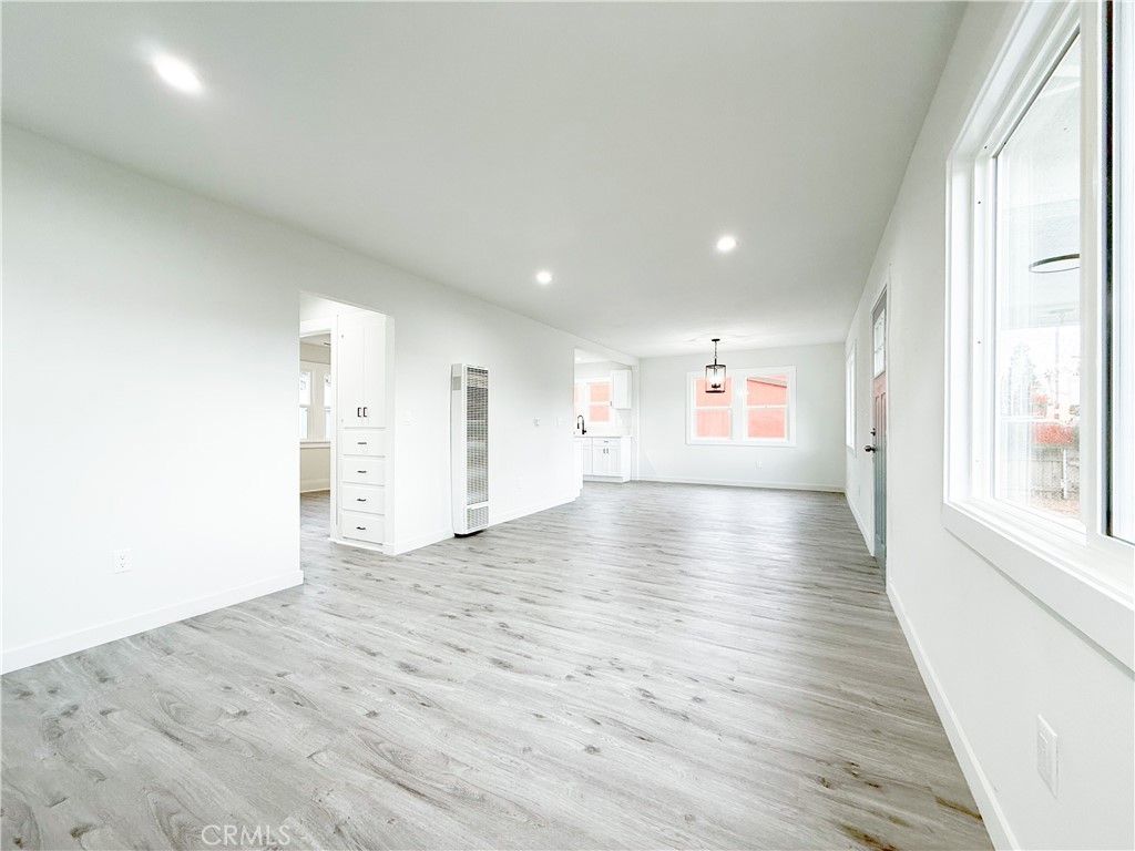 Image 8 of property listing at 2222 E 124th Street, Compton, CA 90222