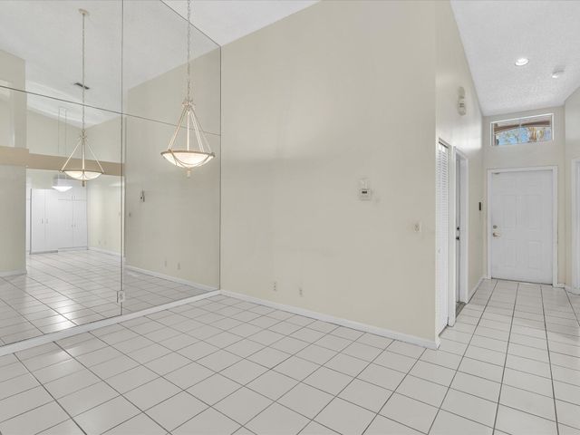 9165 Vineland Court Apt. C, Boca Raton, FL 33496