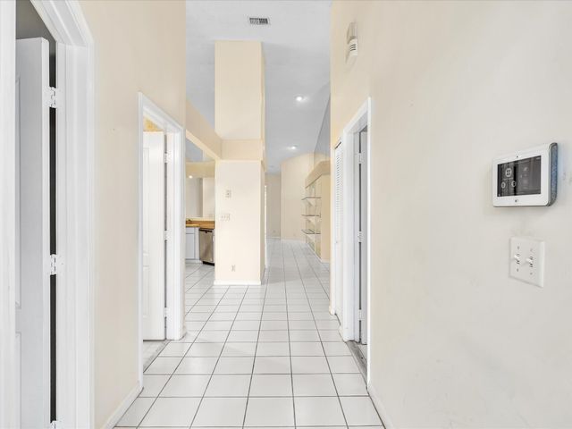 9165 Vineland Court Apt. C, Boca Raton, FL 33496