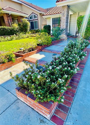 8 Davis, Irvine, CA 92620