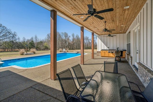 6035 FEATHERS CHAPEL DR, Somerville, TN 38068