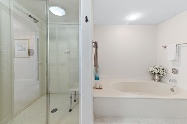 2480 PRESIDENTIAL Way 1603, West Palm Beach, FL 33401