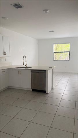 11945 SW 245th Ter, Homestead, FL 33032