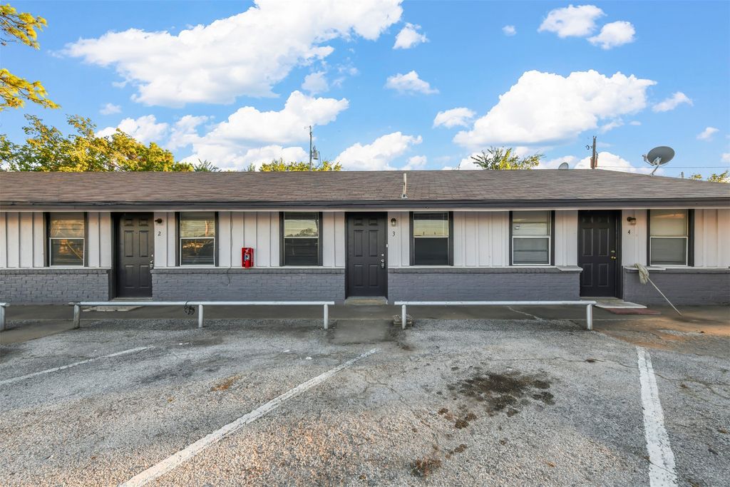 1585 N Mill Street 6, Lewisville, TX 75057