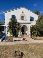 100 W MYRTLE STREET, Howey In The Hills, FL 34737