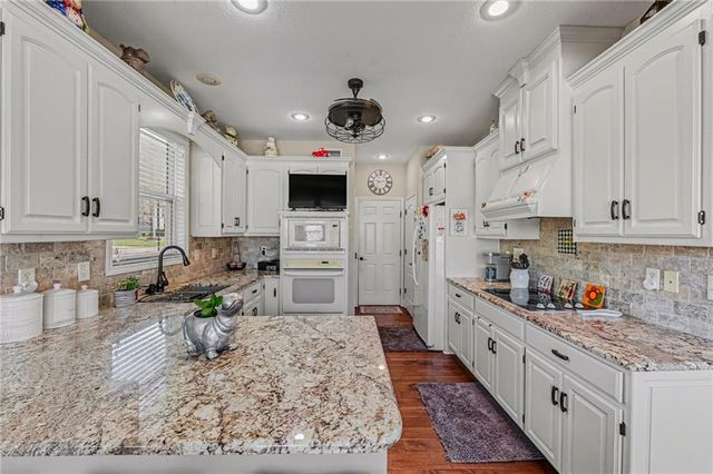 4310 S Atherton Court, Independence, MO 64055