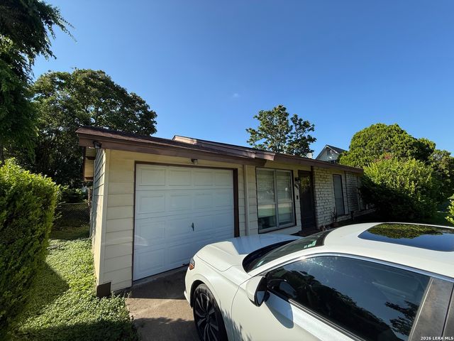 805 NORTH BLVD, Universal City, TX 78148