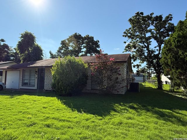 805 NORTH BLVD, Universal City, TX 78148